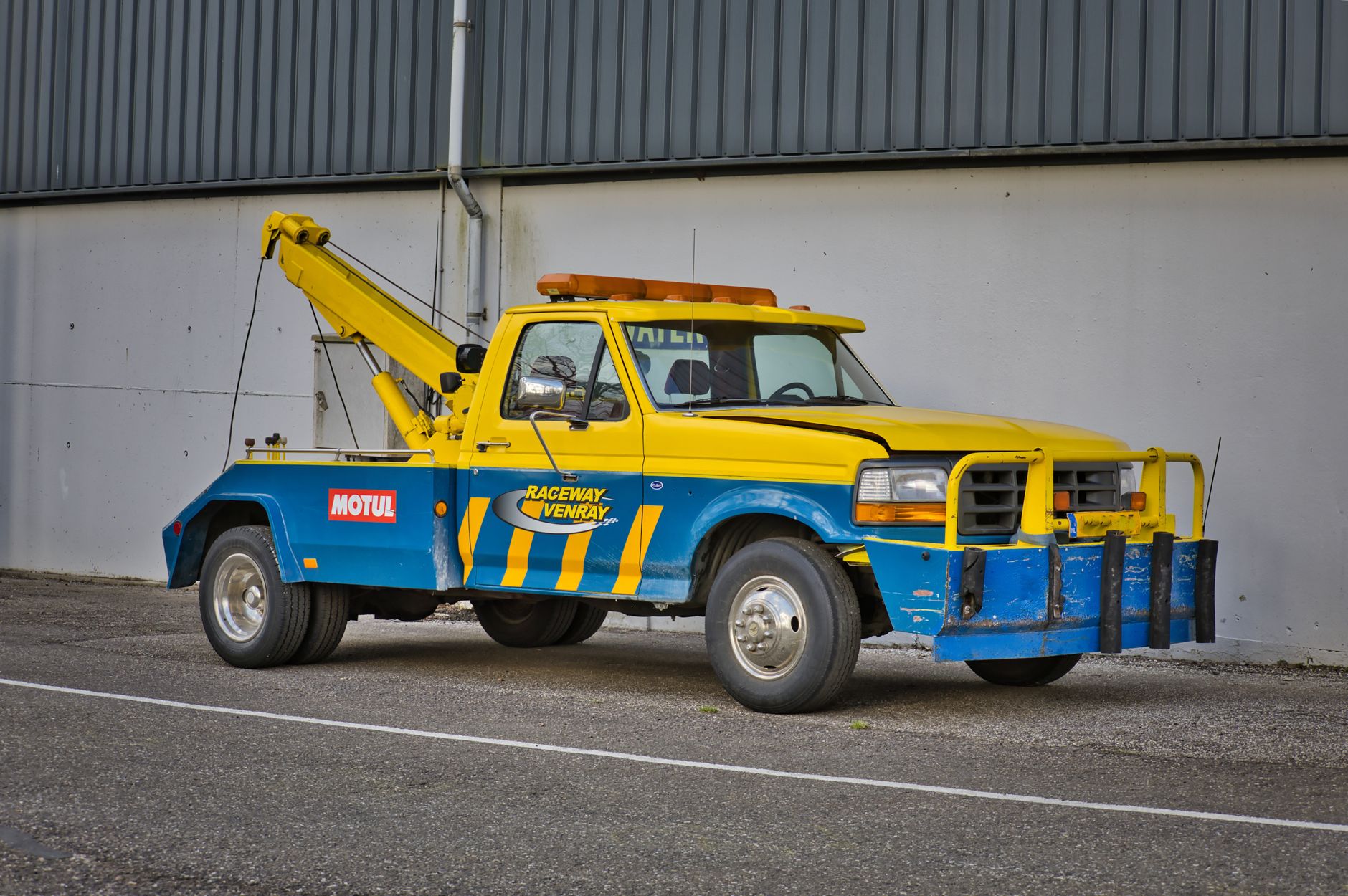 Remorquage voiture équipe à Lunel